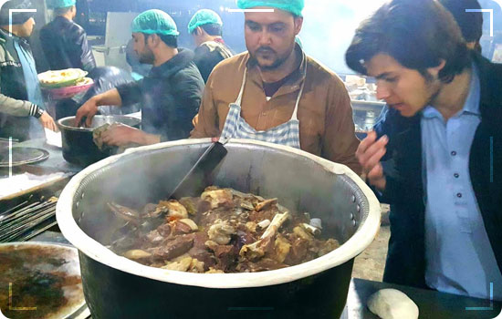Travel Guide Of Peshawar Tours: Oldest Dumphukt Resturant in Peshawar