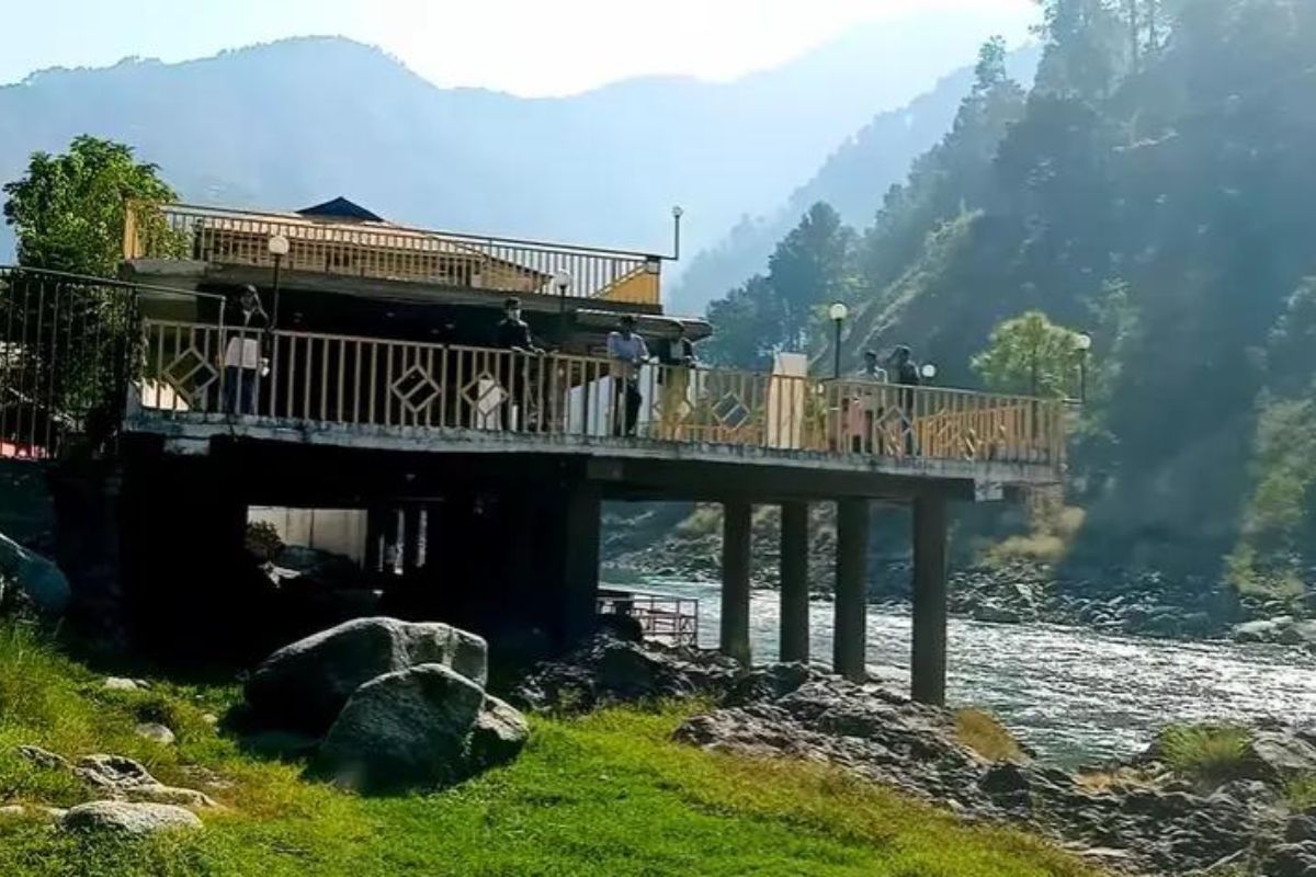 Top 10 Places in Neelum Valley You Must Visit : Patikka - Pakistan Tour and Travel
