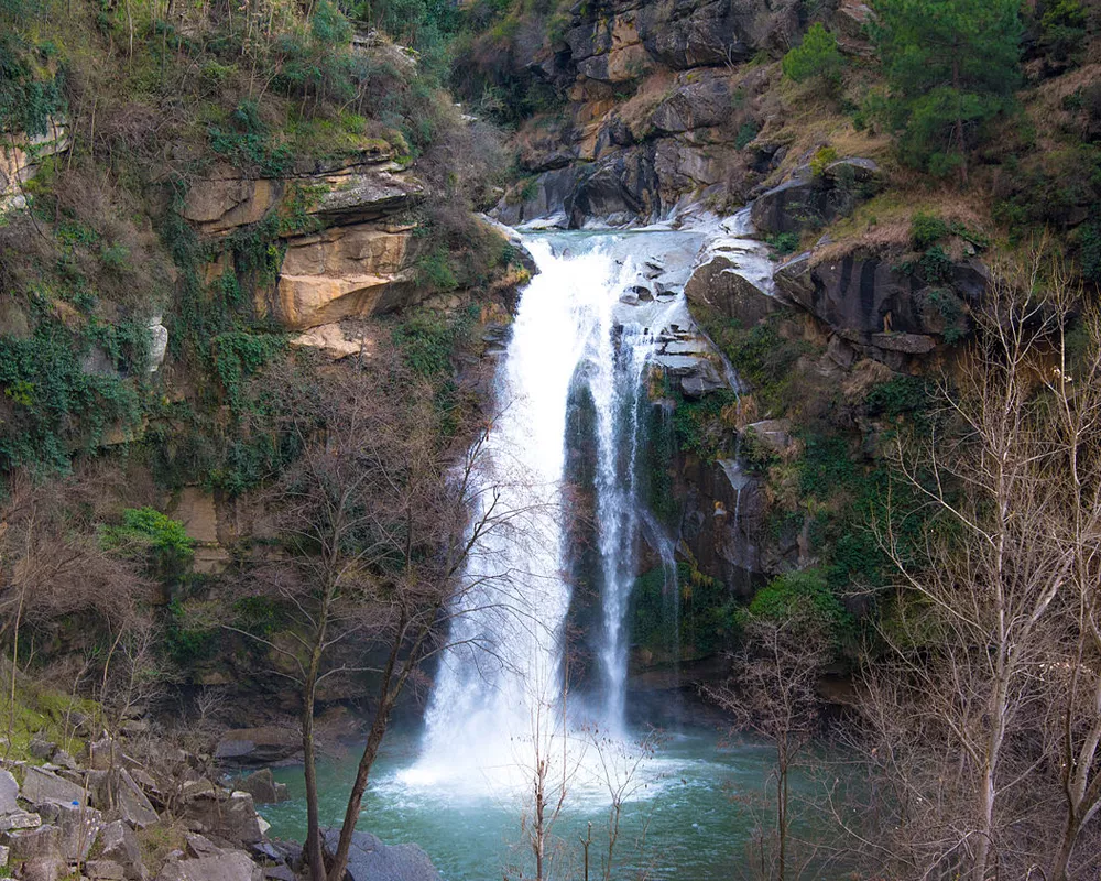 Places in Swat Valley: Shingrai Waterfall