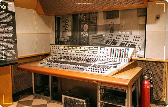 RCA-Studio-B