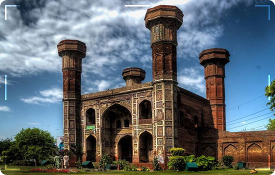 Places Of Lahore: Chauburji