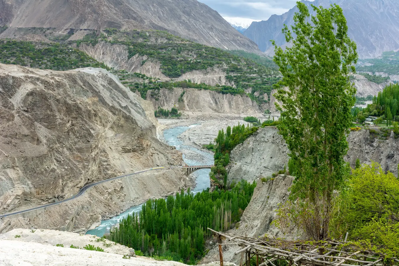 Top 10 Tourist Places To Visit In 2024- Pakistan Best Sites for Tour 2024: Hunza Valley