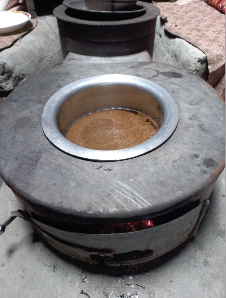 how is Tea made on Bukhari in wakhai house passu village