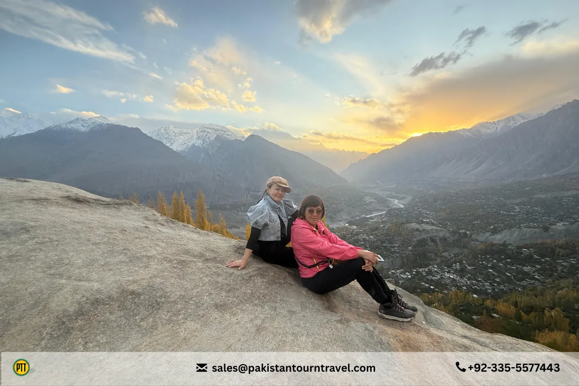 guest enjoying sunset at Eagle Nest Duikar Viewpoint 
