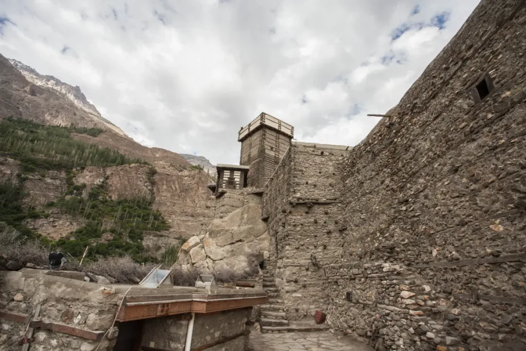 Alti Fort - Hunza tourist Attraction - Best hunza tourist spot cover in hunza tour
