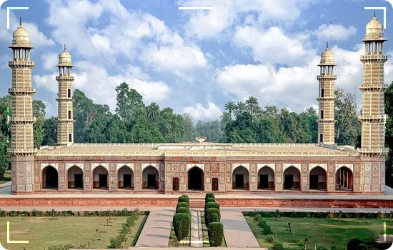 Tomb of Jahangir Lahore: historic red sandstone Mughal tomb architecture with corner minarets on our guided Lahore city tours