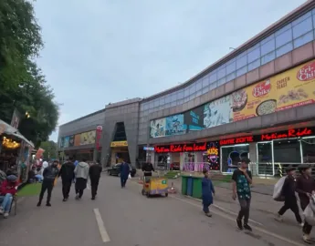 vehicle free zone at murree mall road - pakistan tour and travel presents visit to all famous places in murree