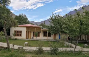 Exterior view of Osho Thang Hotel