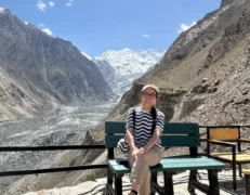 Hopper Glacier Scenic Rest Viewpoint Rest bench overlooking the black ice formations and moraine of Hoper Glacier